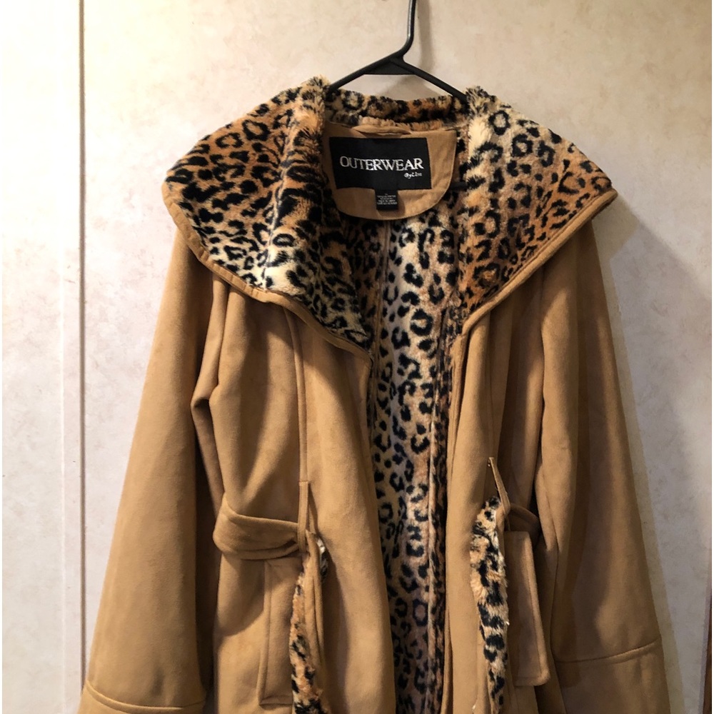 Coat - Picture 3 of 4